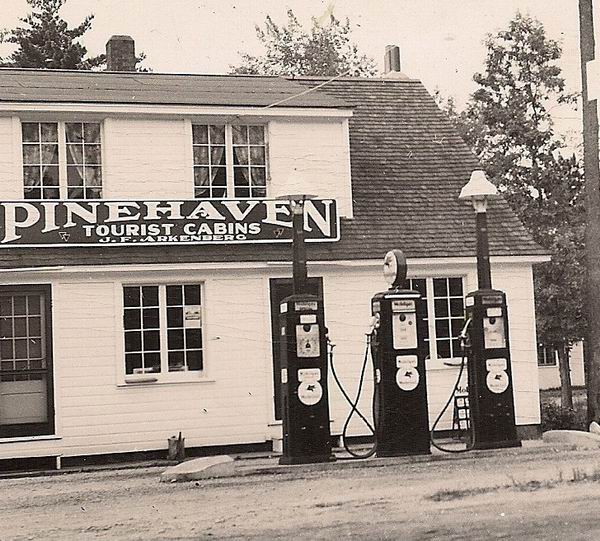 Pinehaven Tourist Cabins Traverse City (newer photo)